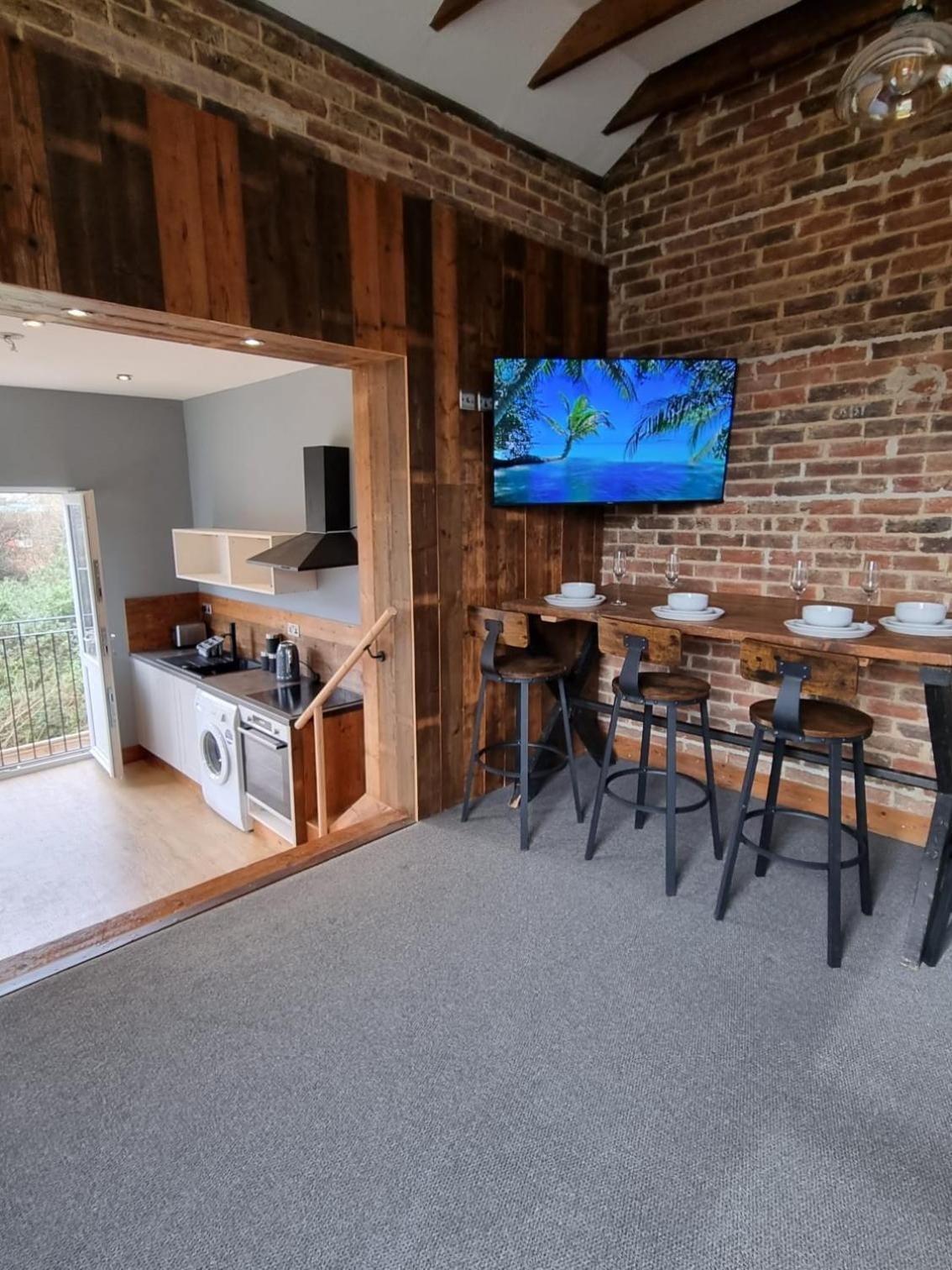 New With Free Offstreet Parking The Old Drill Hall 3 Apartment